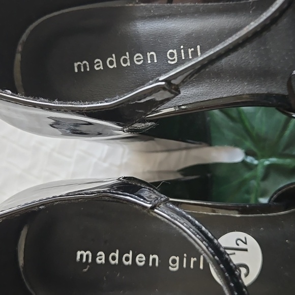 Madden Girl Black Patent Leather Block Heel Platform Mary Jane Shoes - Picture 8 of 16